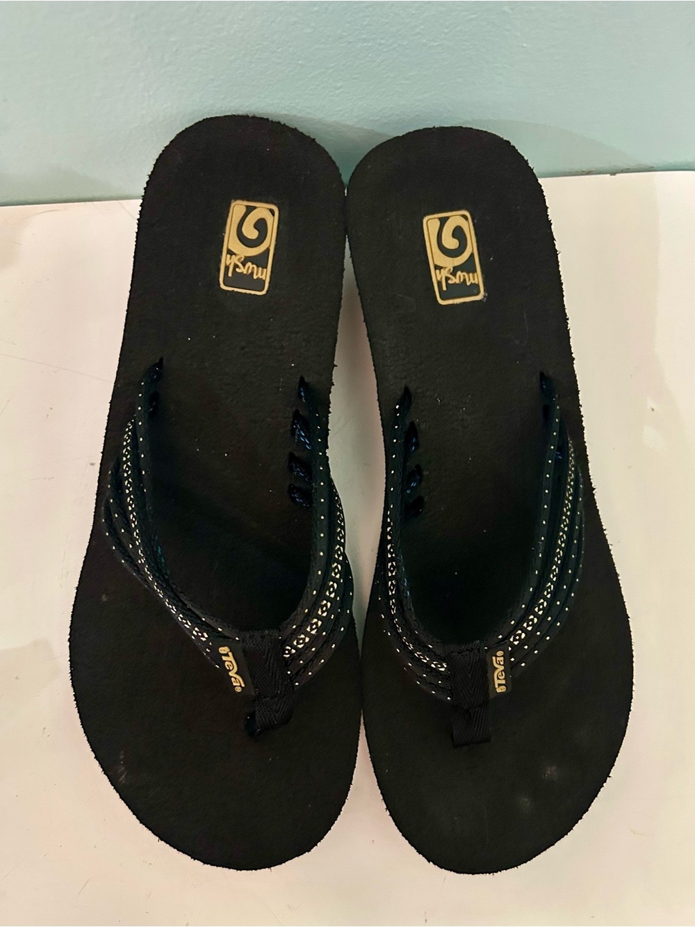 TEVA 8 Black Gold S/N 1000098 MUSH Strappy Wedge Flip Flop Thong Sandals